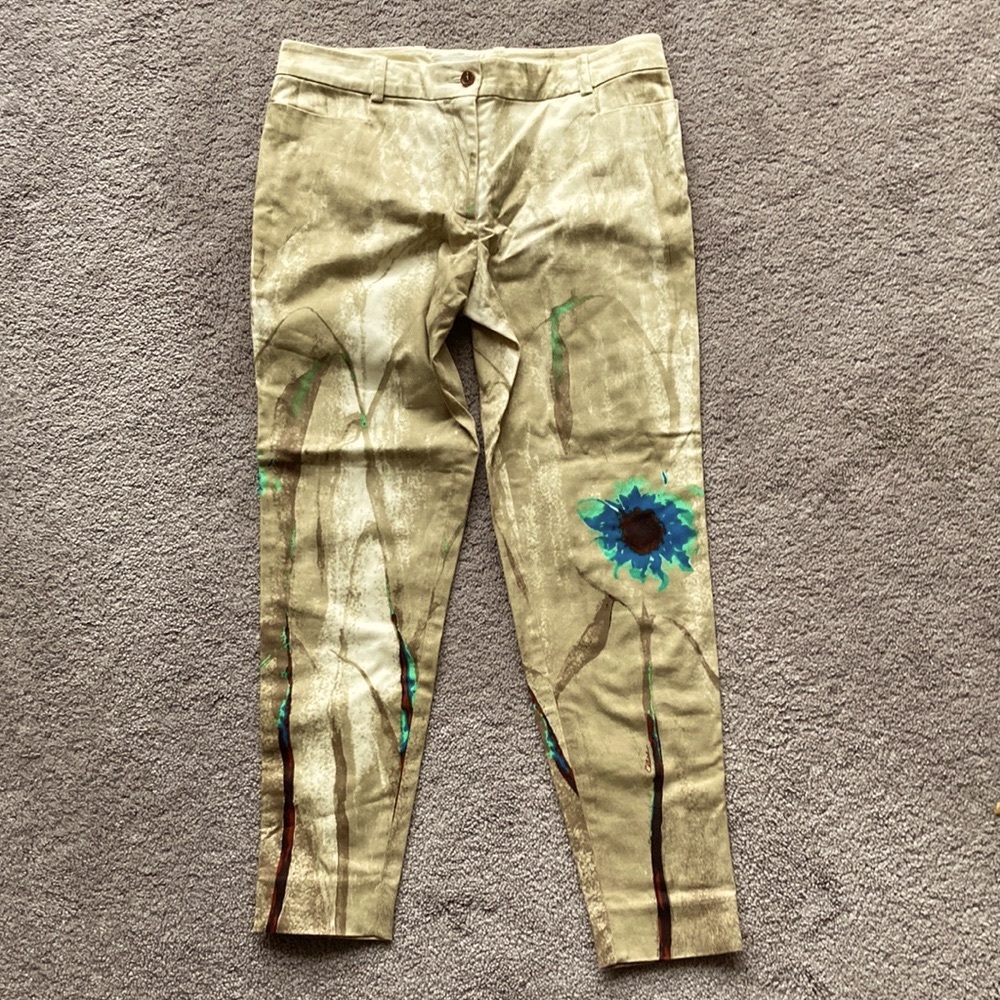 Great looking for cruise or wear fall through summer. In excellent condition